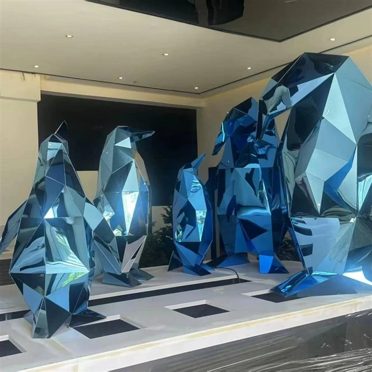large animated christmas decorations
