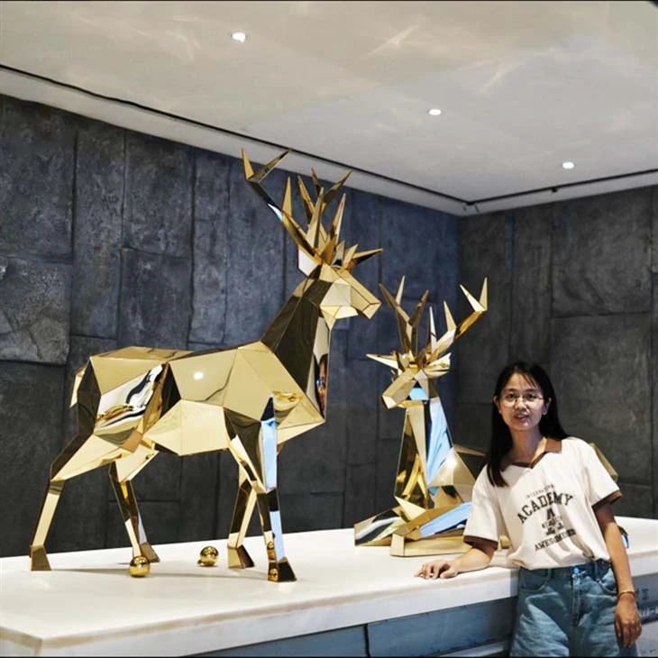 Gold Mirror Reindeer for Garden